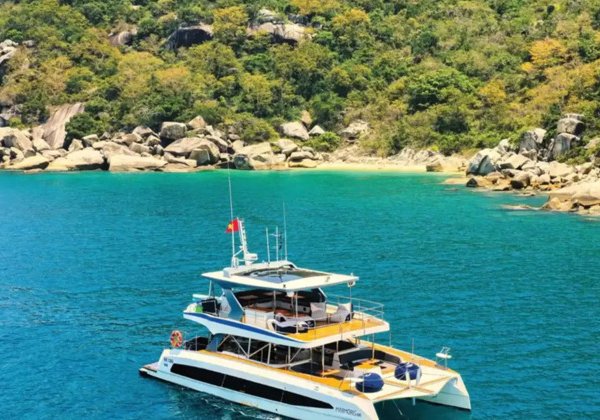 Утренний круиз «Ocean Classic» по заливу Нячанга на катамаране с обедом