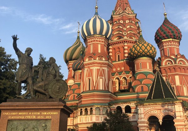 Вокруг Кремля: от древней Руси до наших дней