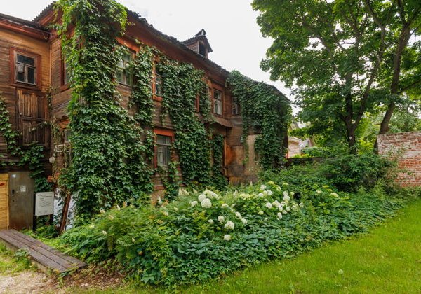 Заповедные кварталы: деревянное зодчество, стрит-арт, градозащита - фото 4