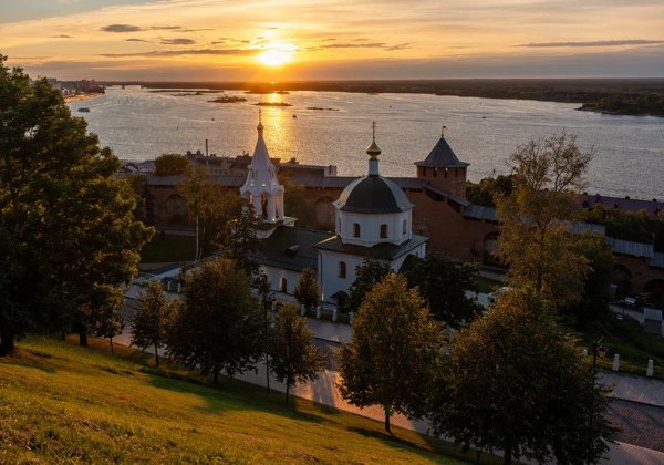 Краткий курс нижегородизации: по кремлю и окрестностям