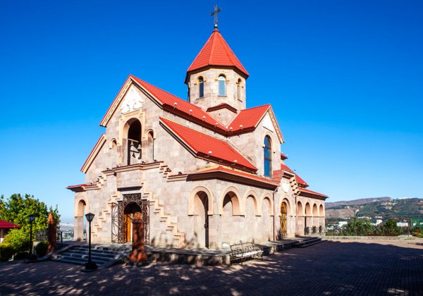 Кисловодск: старинные замки, православные храмы и место дуэли Лермонтова
