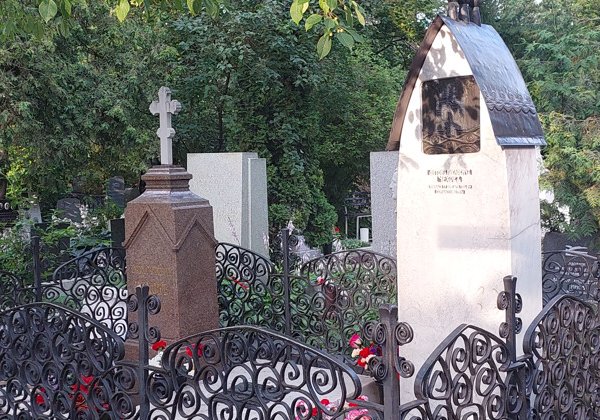Обзорная экскурсия по Новодевичьему кладбищу: судьбы великих людей