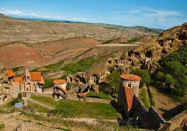Из Тбилиси: Марсианские пейзажи Грузии и церковь арамийского отца Давида - фото 2