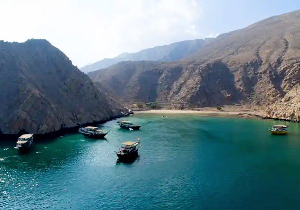 Морская экскурсия в Оман — полуостров Мусандам