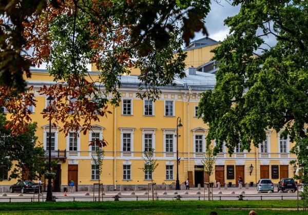 Культурная жизнь столицы империи: театры, концерты, маскарады - фото 1