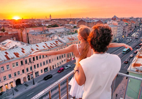 Гуляем по скрытому Петербургу: парадные, дворы и крыша, откуда видно семь соборов