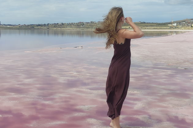 Фото экскурсии - Розовое озеро, Радужные горы, скала Бешбармаг, Дегустация черной икры - 6