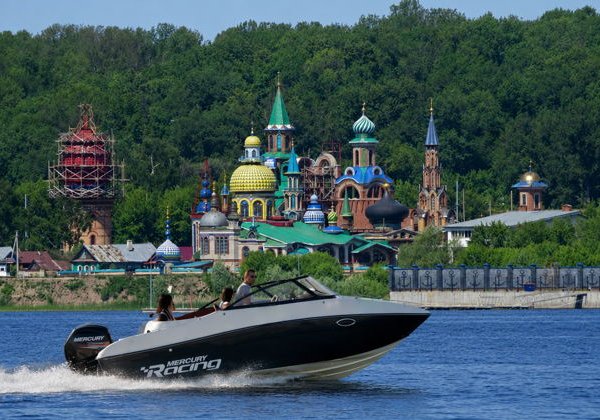 На катере в Свияжск: 3-часовое путешествие по Волге из Казани - фото 2