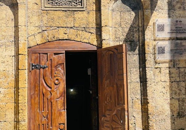 Старый город в новом формате: экскурсия на гольфкарах - фото 2
