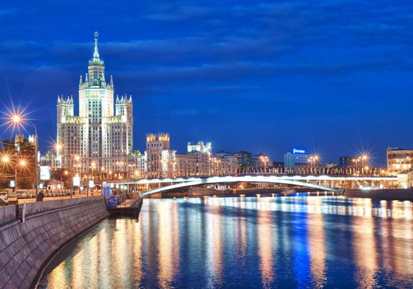 Вечерний романтический лаунж круиз по Москве-реке от причала «Киевский»