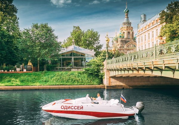 Романтика Петербурга: индивидуальная прогулка на катере «Одиссей» - фото 3