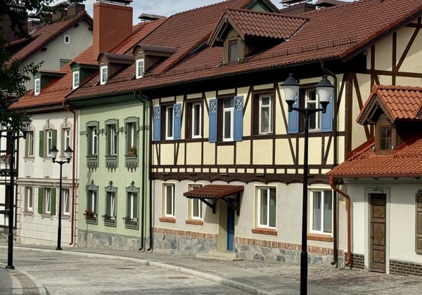 Откройте для себя красоту старых городов Правдинска, Железнодорожного и Знаменска