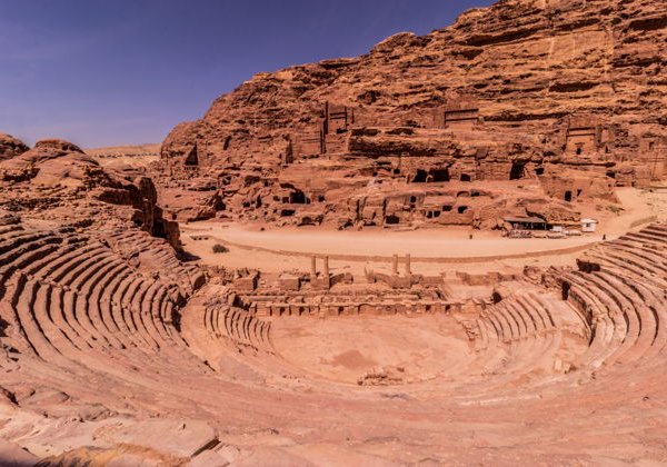 Древний город Петра из Дахаба: таинственные скалы и история - фото 2