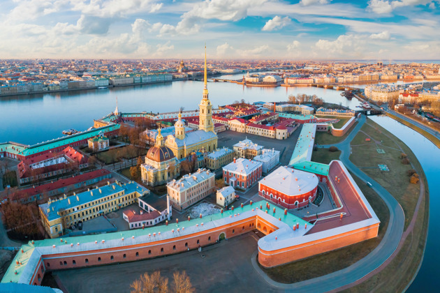 Петропавловская крепость с мини-группой: крепость, тюрьма и царская усыпальница