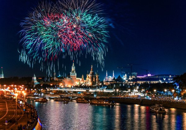 День города на теплоходе-ресторане с ужином и музыкальной программой