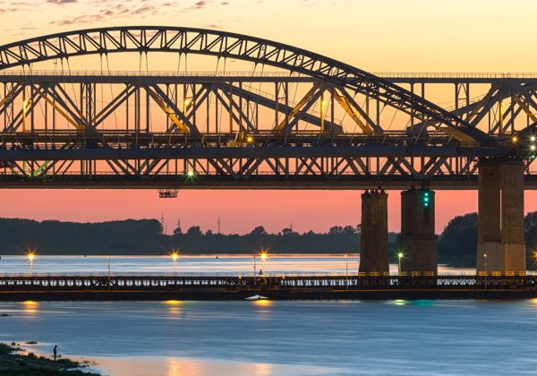 Нижний Новгород с воды: катер, закаты и огни ночного города - фото 1