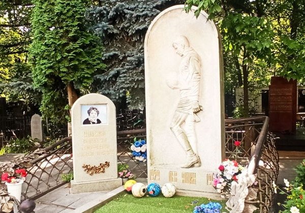 Есть ли жизнь на Ваганьковском кладбище? Часть 1 - фото 2