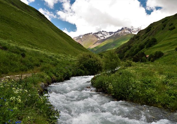 Урсдонское ущелье: горы, водопад и альпийские луга - фото 4