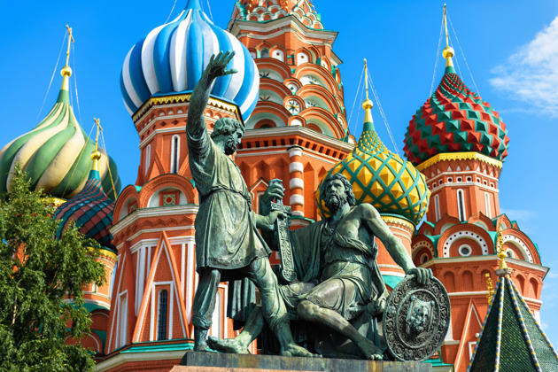 Красная площадь и Александровский сад - главные символы Москвы