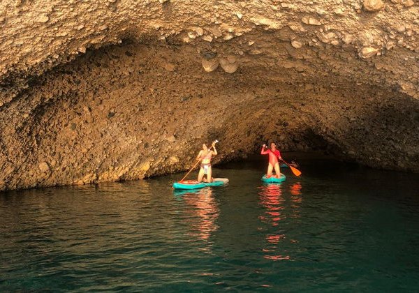 Сап-прогулка в бухте Лунный Свет в мини-группе: море, пещеры и природа - фото 3