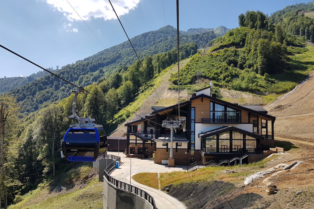 Три курорта с канатной дорогой на пик 2256 м (включено шоу фонтанов)