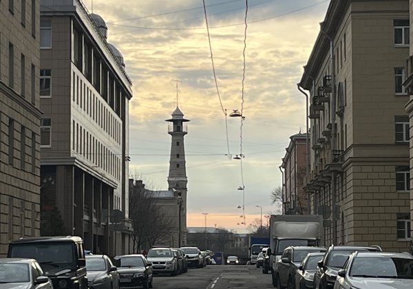 По Охте с местным жителем