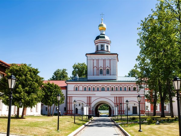Город и Иверский монастырь: немузейный маршрут по Валдаю - фото 3