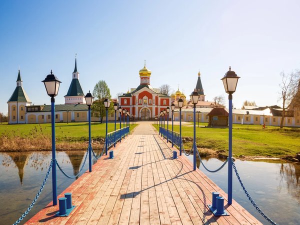 Город и Иверский монастырь: немузейный маршрут по Валдаю - фото 2