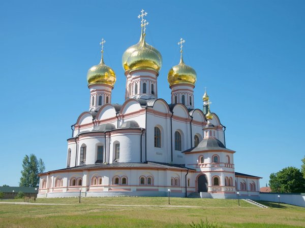 Город и Иверский монастырь: немузейный маршрут по Валдаю - фото 4