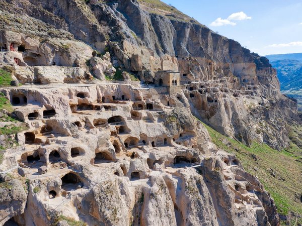 Вардзия, Хертвиси, Рабат и Боржоми: автобусная экскурсия