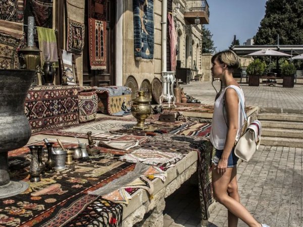 Баку: от мифов к реальности - фото 1