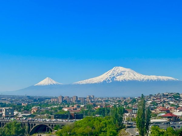 Влюбиться в Ереван — гуляя по нему и пробуя вино! - фото 1