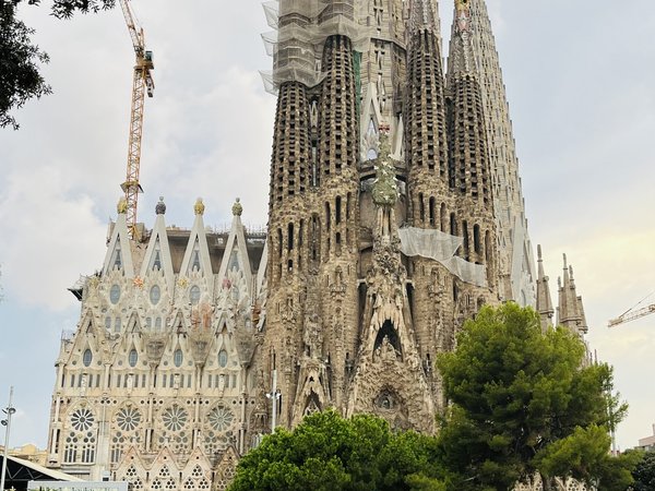 Не только Гауди: каталонский модернизм в Эшампле Барселоны - фото 3