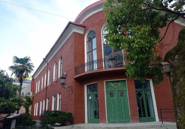 Красота и эклектика Батуми: прогулка с гидом по городу  - фото 2