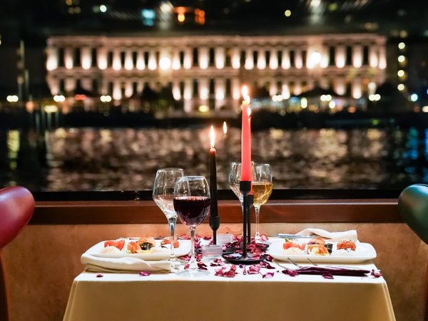 Ночной круиз по Босфору: ужин, турецкое шоу и панорамы Стамбула - фото 2