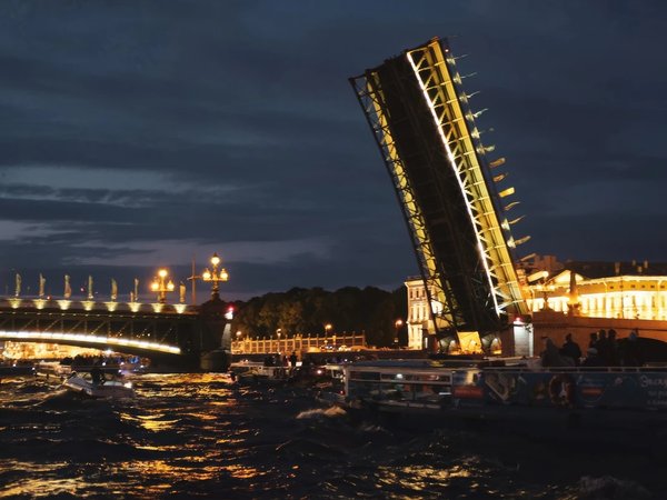 Пять разводных мостов — на теплоходе с гидом - фото 3