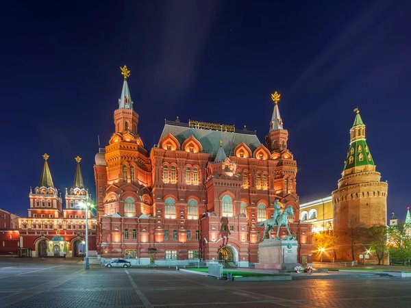 Групповая экскурсия по вечерней Москве