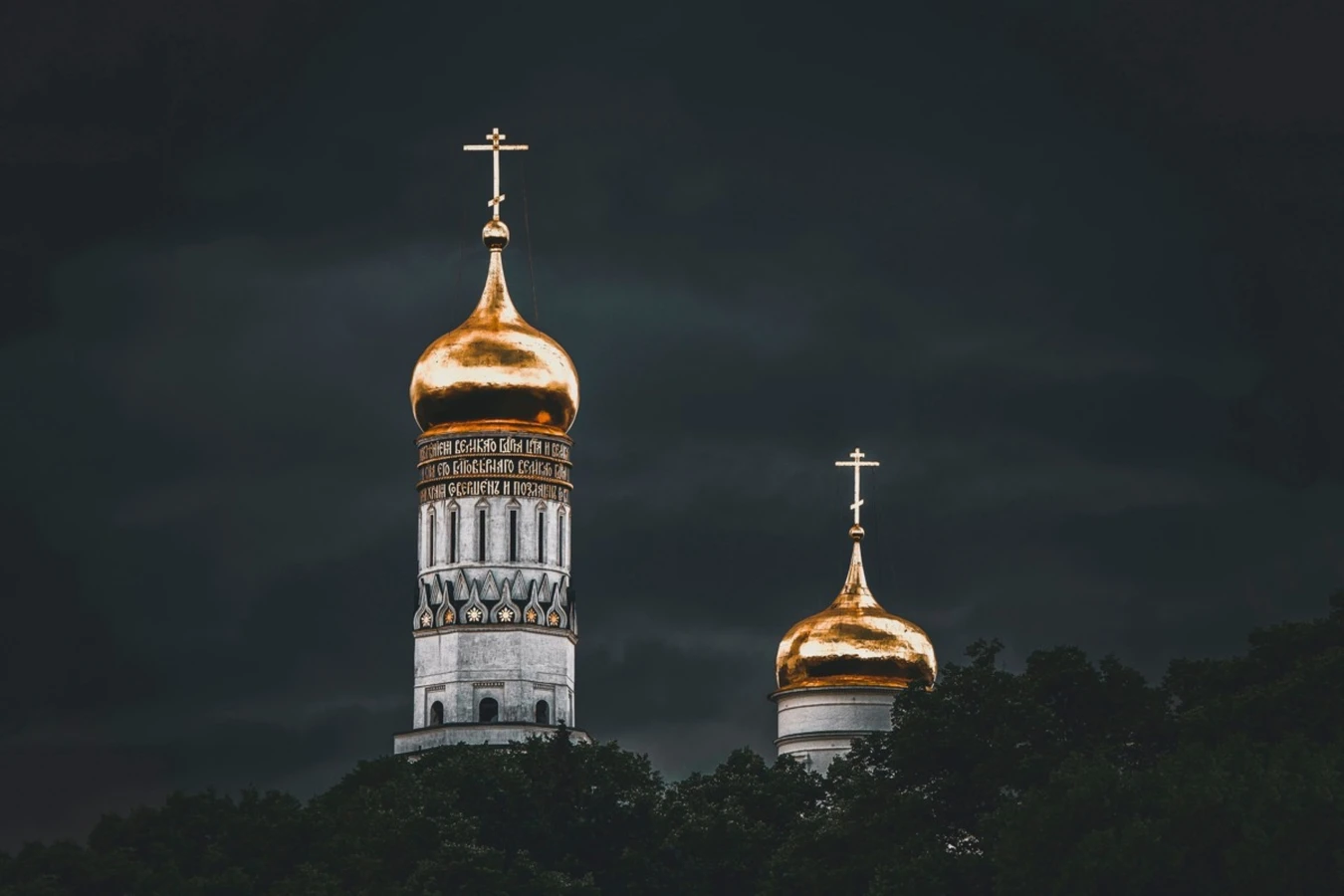 Таинственная прогулка по вечерней Москве — с гаданиями и чаем