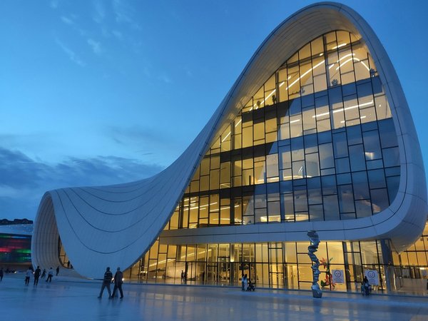 Обзорная автомобильная экскурсия по современному Баку - фото 1