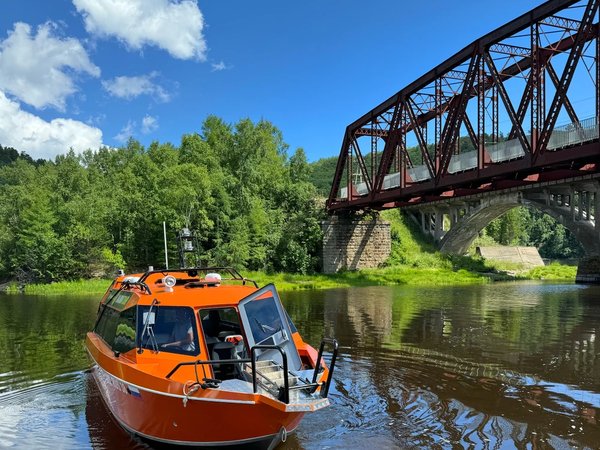 Вдоль Кругобайкальской железной дороги — на катере - фото 3