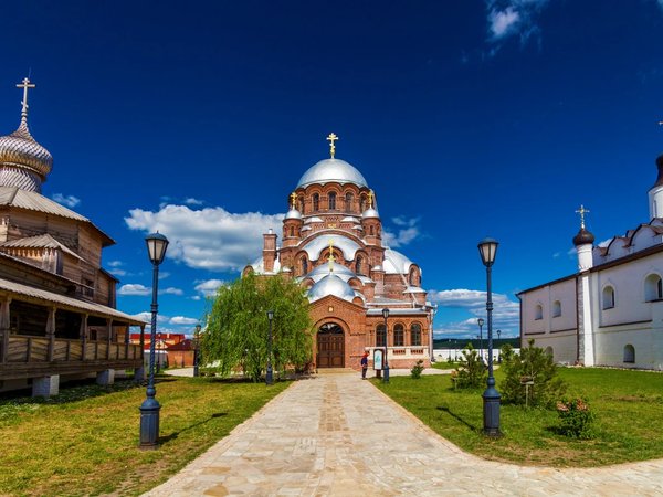 4 в 1: Иннополис, остров-град Свияжск, Раифа и Вселенский храм - фото 4