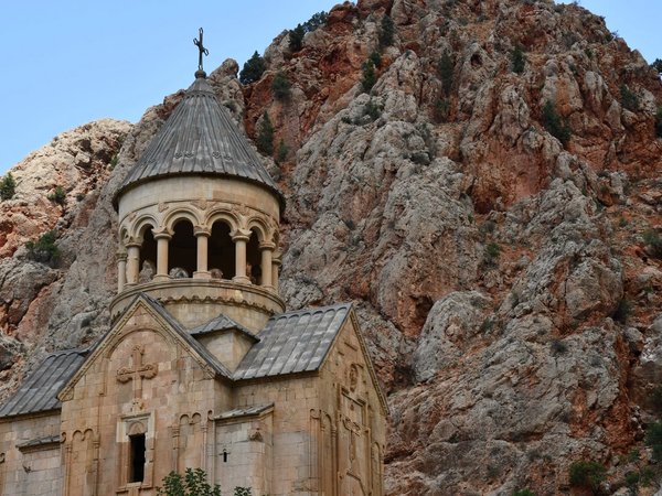 От Еревана до Севана: узнать Армению через храмы, горы и людей - фото 2