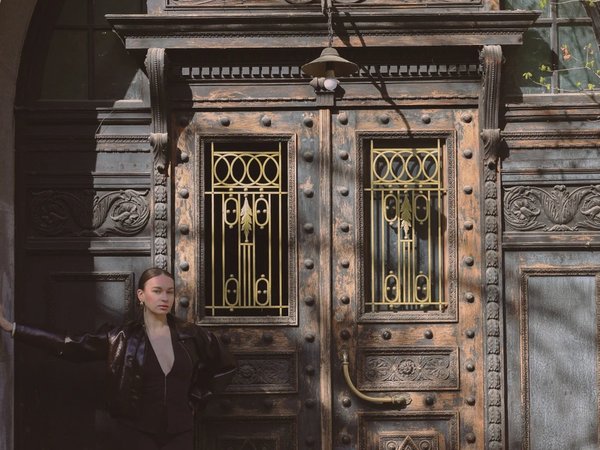 Тайны и тени Сололаки: атмосферная фотопрогулка по Тбилиси - фото 1