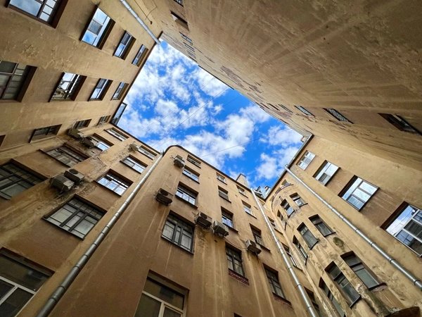 Секреты Петроградской стороны: дворы-колодцы, парадные и доходные дома - фото 4