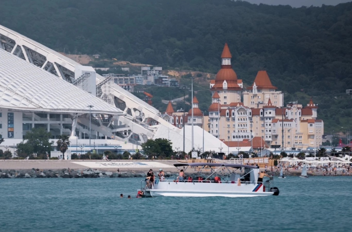 Адлер: морская рыбалка, обед из улова и купание в Чёрном море