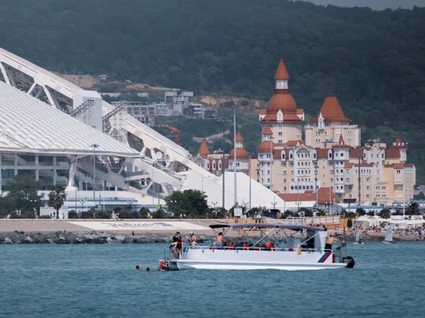 Адлер: морская рыбалка, обед из улова и купание в Чёрном море - фото 1
