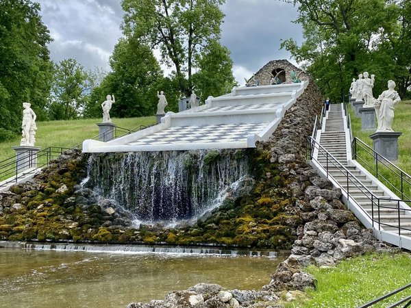 Фонтаны Нижнего парка Петергофа: автобусная экскурсия из Петербурга - фото 3