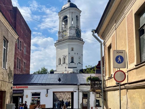 В старинный Выборг — на комфортабельном авто из Петербурга - фото 2