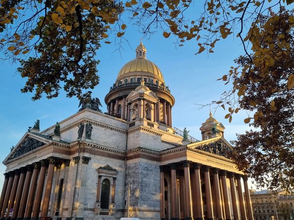 Большая прогулка по Петербургу с посещением Казанского и Исаакиевского соборов (билеты включены) - фото 1