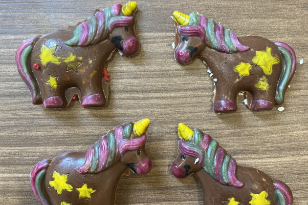 Фото - экскурсия: Создайте шоколадную картину на мастер-классе в уютной шоколадной мастерской